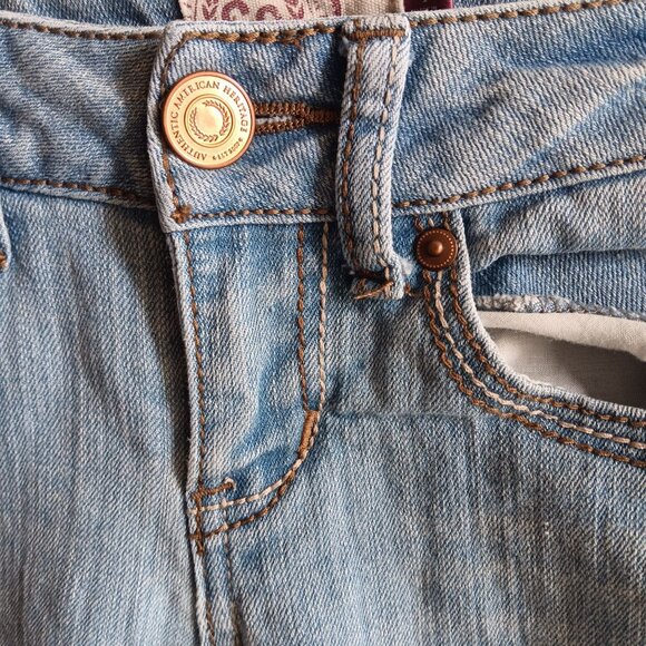 So Womens Light Wash Denim Capri Jeans Size 1 - Picture 2 of 5